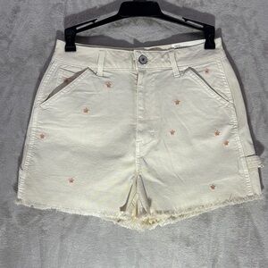 NWT American Eagle Highest Rise 90s Boyfriend Short--Cream w/Embroidered Flowers